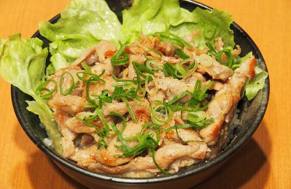 【鶏せせり丼をテイクアウト】肉バル×アヒージョTrim三宮店