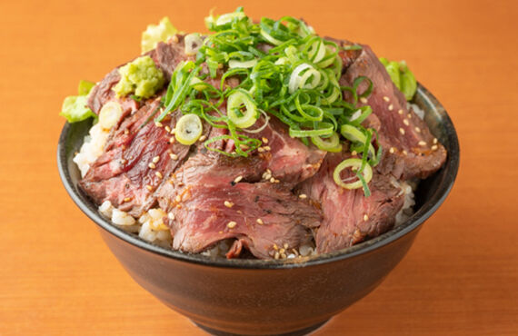 【熟成ハラミステーキ丼をテイクアウト】肉バル×アヒージョTrim三宮店