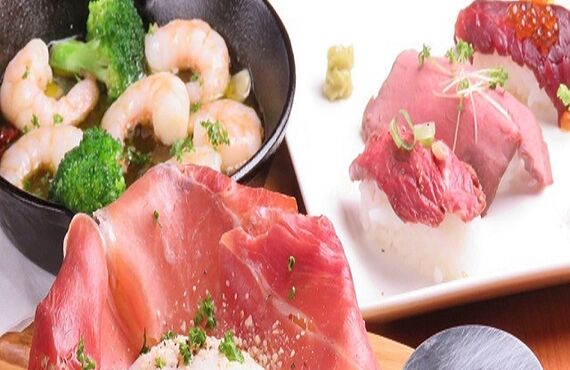 【とろとろチーズのシカゴピザ♪】女子会なら肉バル×アヒージョTrim三宮店！